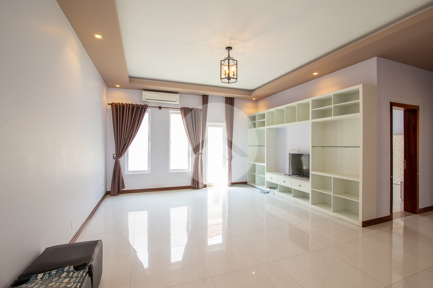 7 Bedroom Villa For Rent - Tonle Bassac, Phnom Penh thumbnail