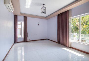 7 Bedroom Villa For Rent - Tonle Bassac, Phnom Penh thumbnail