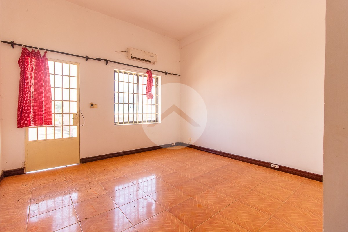 3 Bedroom Flat For Sale - Svay Dangkum, Siem Reap - Image 4