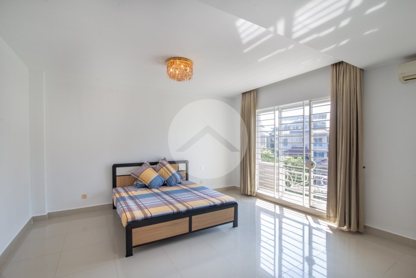 4 Bedroom Link House For Rent - Khan Chbar Ampov, Phnom Penh