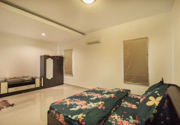 4 Bedroom Link House For Rent - Khan Chbar Ampov, Phnom Penh thumbnail