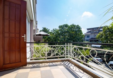 4 Bedroom Link House For Rent - Khan Chbar Ampov, Phnom Penh thumbnail