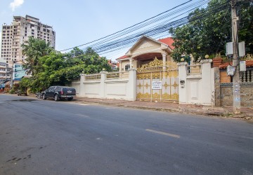 6 Bedroom Villa For Rent - Boeung Kak 1, Phnom Penh thumbnail