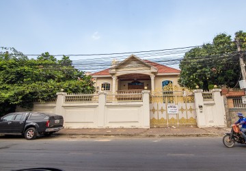 6 Bedroom Villa For Rent - Boeung Kak 1, Phnom Penh thumbnail