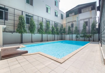 1 Bedroom Apartment For Rent - BKK1, Phnom Penh thumbnail