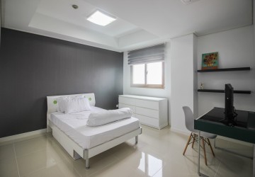 4 Bedroom Condo For Rent - Toul Kork, Phnom Penh thumbnail