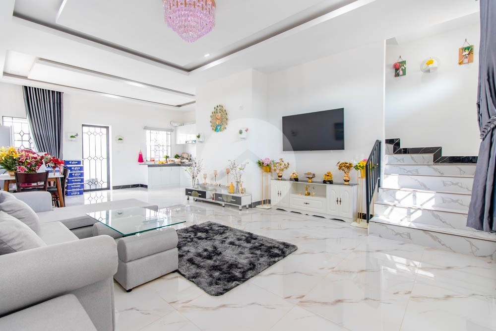 2 Bedroom Flat For Rent - Svay Dangkum, Siem Reap - Image 2