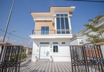 2 Bedroom Villa For Sale - Svay Dangkum, Siem Reap thumbnail