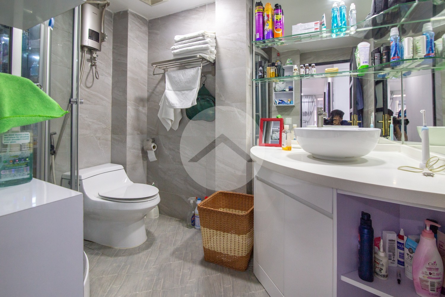 Renovated 2 Bedroom Apartment For Sale - Phsar Chas, Phnom Penh - Image 6 Renovated 2 Bedroom Apartment For Sale - Phsar Chas, Phnom Penh - Image 6