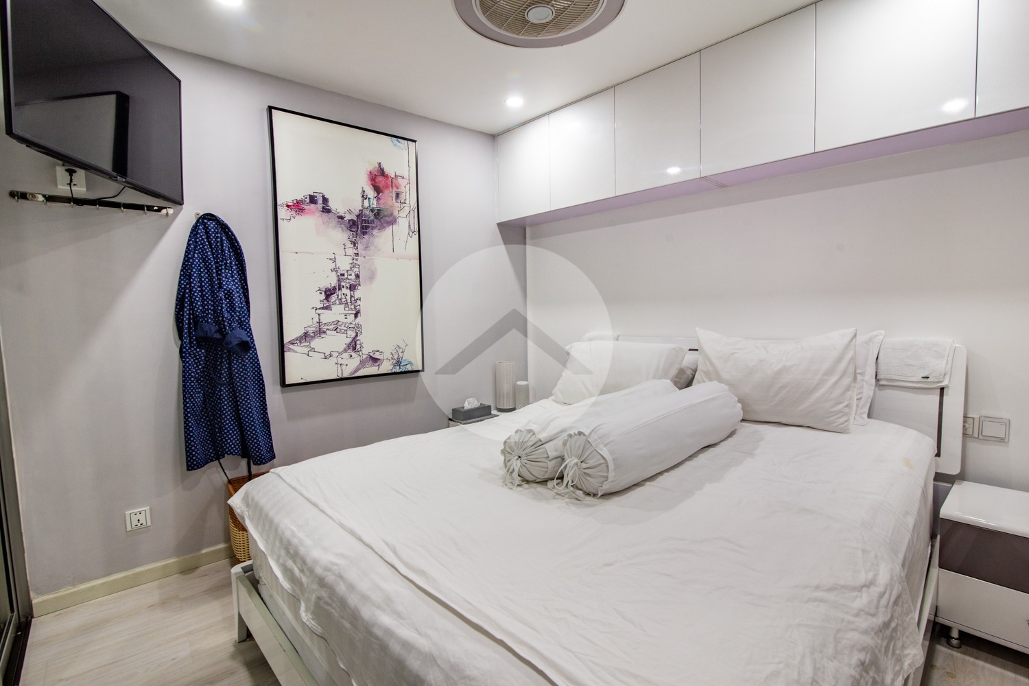 Renovated 2 Bedroom Apartment For Sale - Phsar Chas, Phnom Penh - Image 13 Renovated 2 Bedroom Apartment For Sale - Phsar Chas, Phnom Penh - Image 13