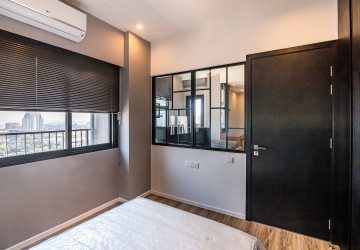 25th Floor 2 Bedroom Apartment For Sale - Lattrait, BKK1, Phnom Penh thumbnail