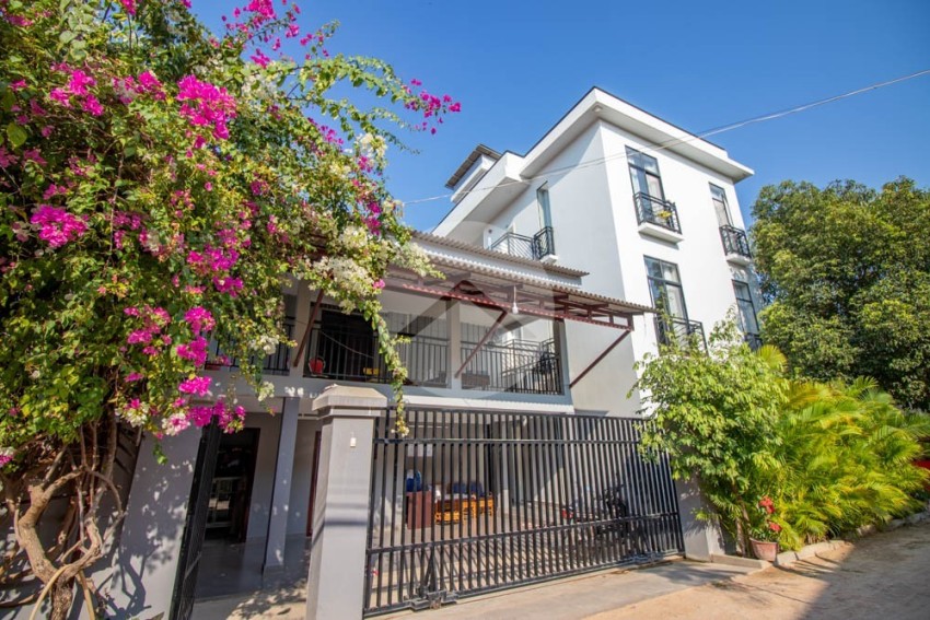 11 Bedroom Villa  Apartment Compound  For Sale - Svay Dangkum, Siem Reap