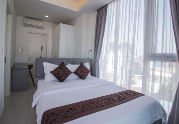 1 Bedroom Condo For Rent - Tonle Bassac, Phnom Penh thumbnail