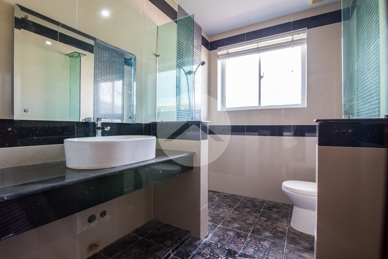 9 Bedroom Villa For Sale - Borey 999 New York, Boeung Tumpun, Phnom Penh - Image 21