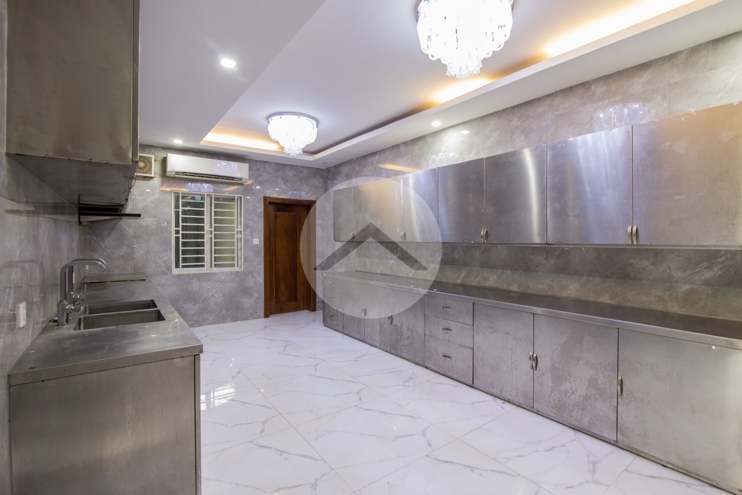 9 Bedroom Villa For Sale - Borey 999 New York, Boeung Tumpun, Phnom Penh - Image 27