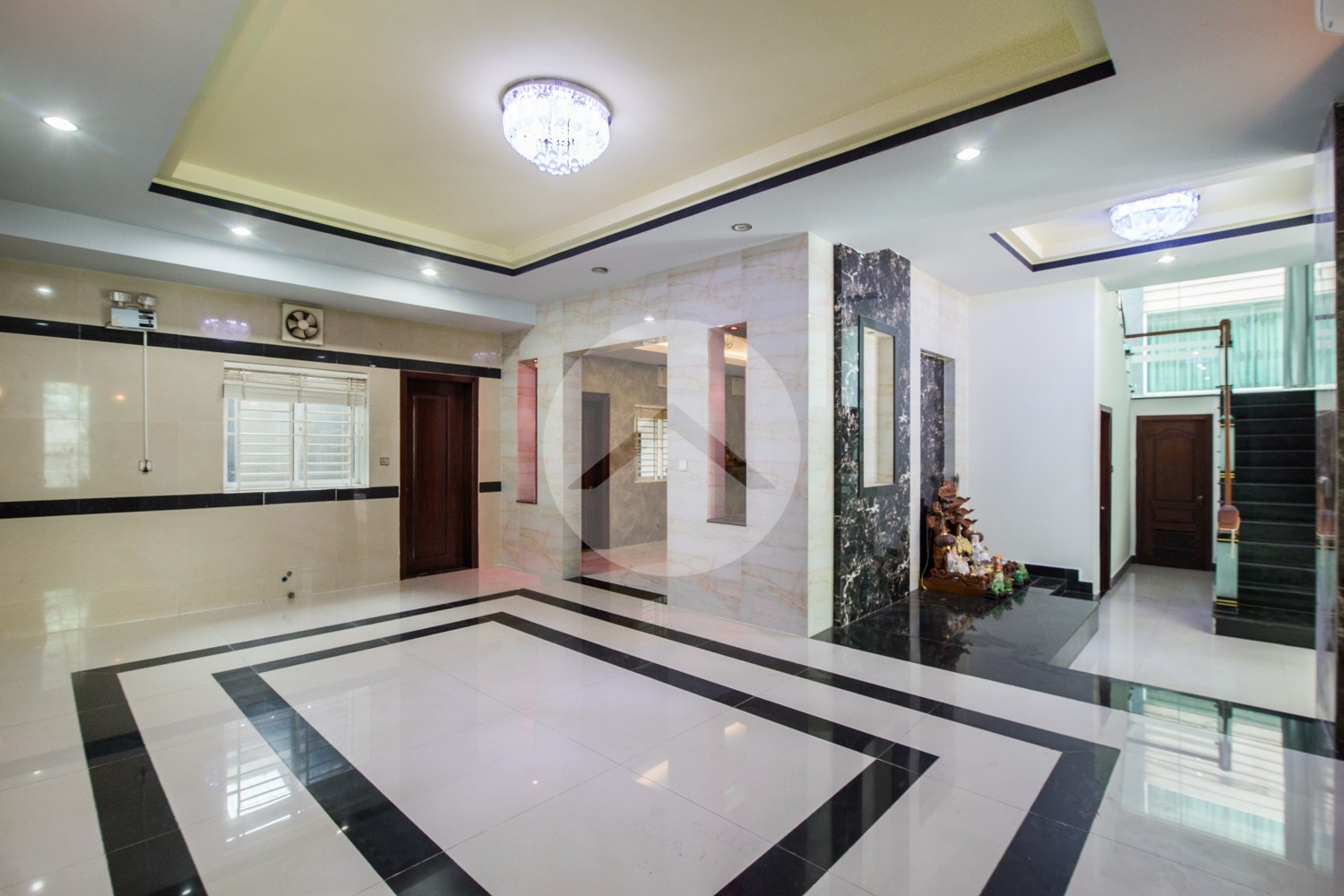 9 Bedroom Villa For Sale - Borey 999 New York, Boeung Tumpun, Phnom Penh - Image 8