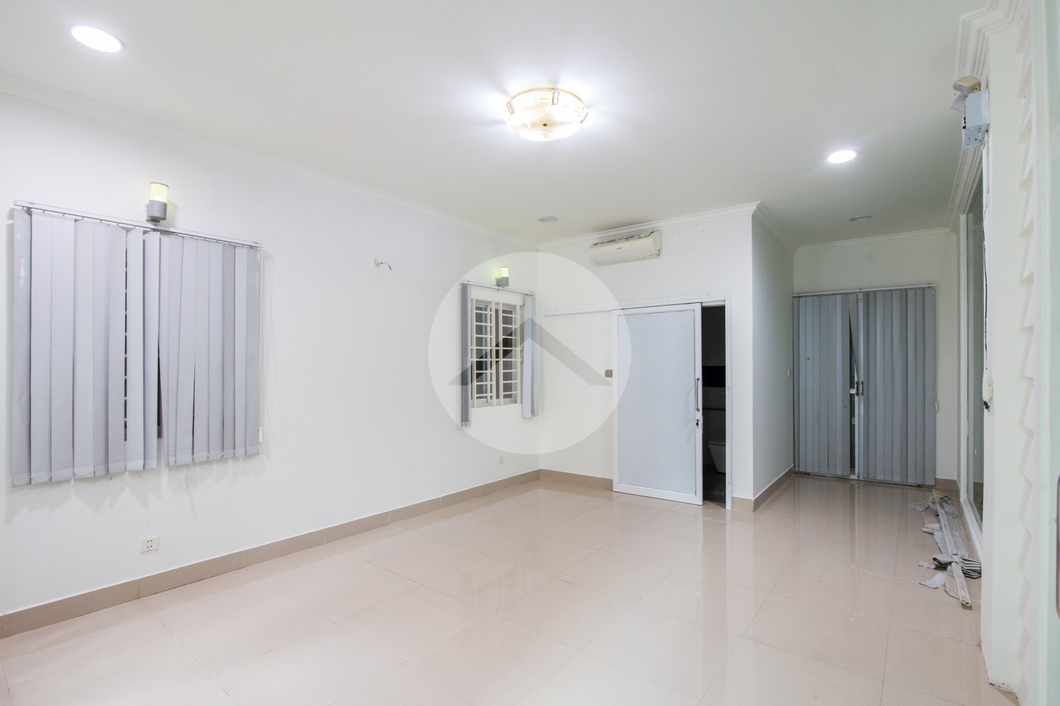 9 Bedroom Villa For Sale - Borey 999 New York, Boeung Tumpun, Phnom Penh - Image 32