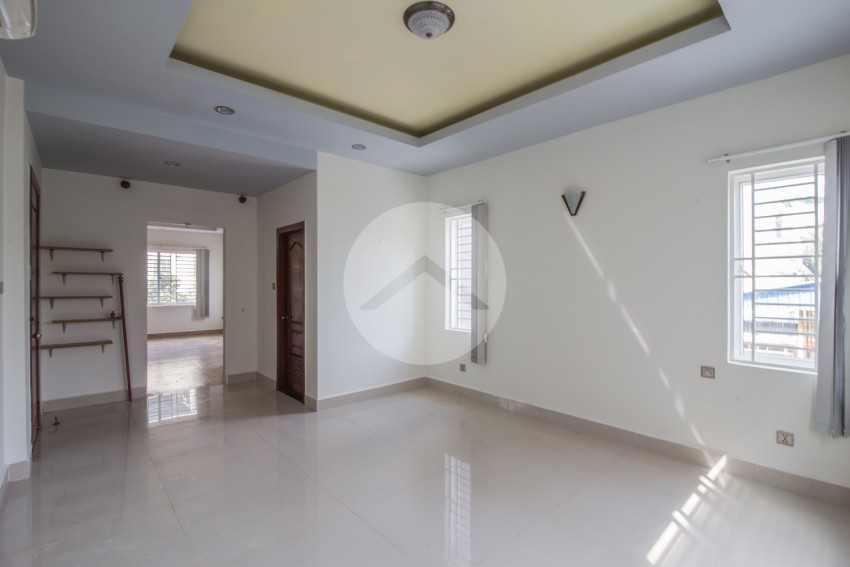 9 Bedroom Villa For Sale - Borey 999 New York, Boeung Tumpun, Phnom Penh