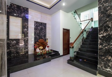 9 Bedroom Villa For Sale - Borey 999 New York, Boeung Tumpun, Phnom Penh thumbnail