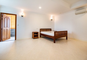 4 Bedroom Penthouse Serviced Apartment  For Rent - BKK1, Phnom Penh thumbnail