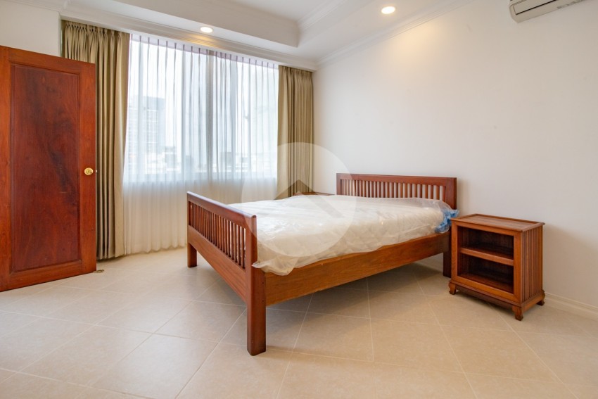 4 Bedroom Penthouse Serviced Apartment  For Rent - BKK1, Phnom Penh