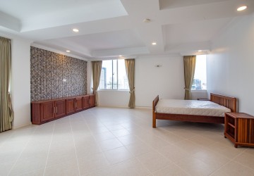 4 Bedroom Penthouse Serviced Apartment  For Rent - BKK1, Phnom Penh thumbnail