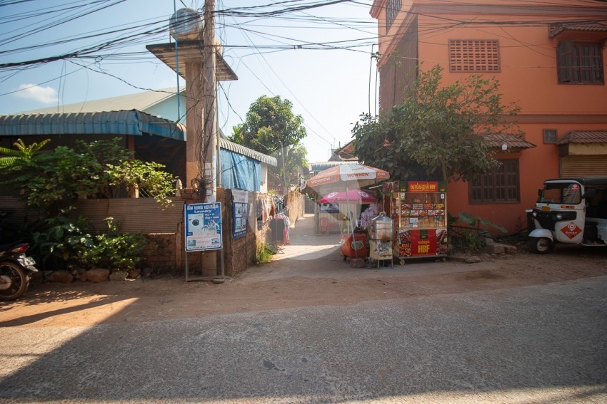 ផ្ទះឈើ 3 បន្ទប់គេង សម្រាប់លក់ - សង្កាត់សាលាកំរើក, ក្រុងសៀមរាប