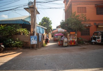 3 Bedroom Wooden House For Sale - Sala Kamreuk, Siem Reap thumbnail