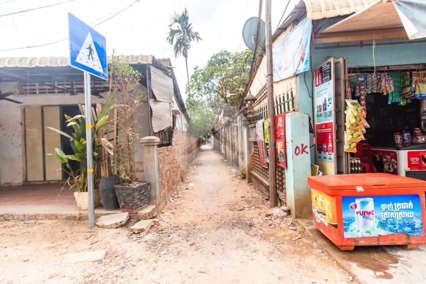 3 Bedroom Wooden House For Sale - Sala Kamreuk, Siem Reap