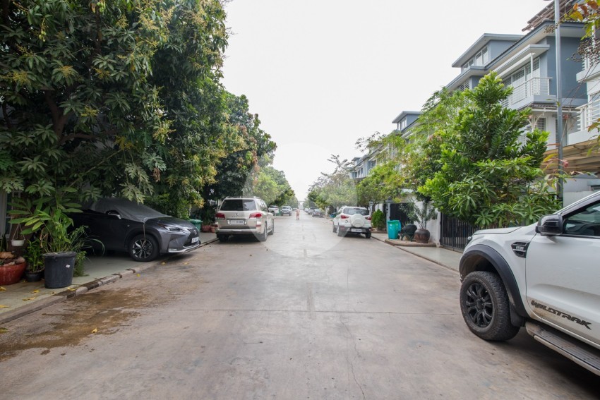 4 Bedroom Twin Villa For Rent - Russey Keo, Phnom Penh