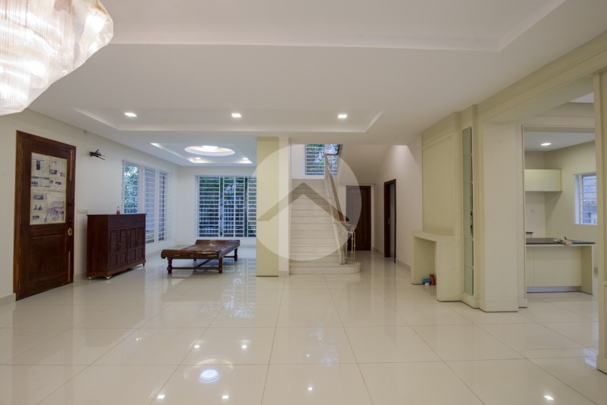 6 Bedroom Single Villa For Rent - Russey Keo, Phnom Penh