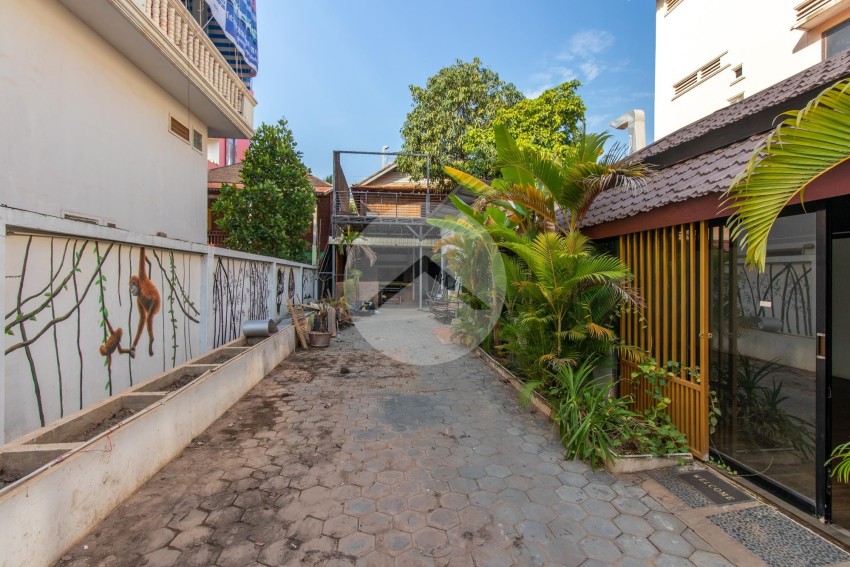 4 Bedroom Commercial Villa For Rent - Night Market Area, Siem Reap