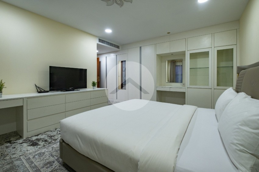 1 Bedroom Penthouse For Rent - BKK1, Phnom Penh