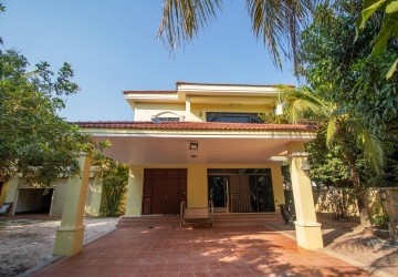 4 Bedroom Villa For Sale - Svay Dangkum, Siem Reap thumbnail