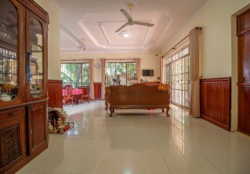 4 Bedroom Villa For Sale - Svay Dangkum, Siem Reap thumbnail