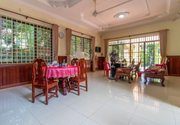 4 Bedroom Villa For Sale - Svay Dangkum, Siem Reap thumbnail