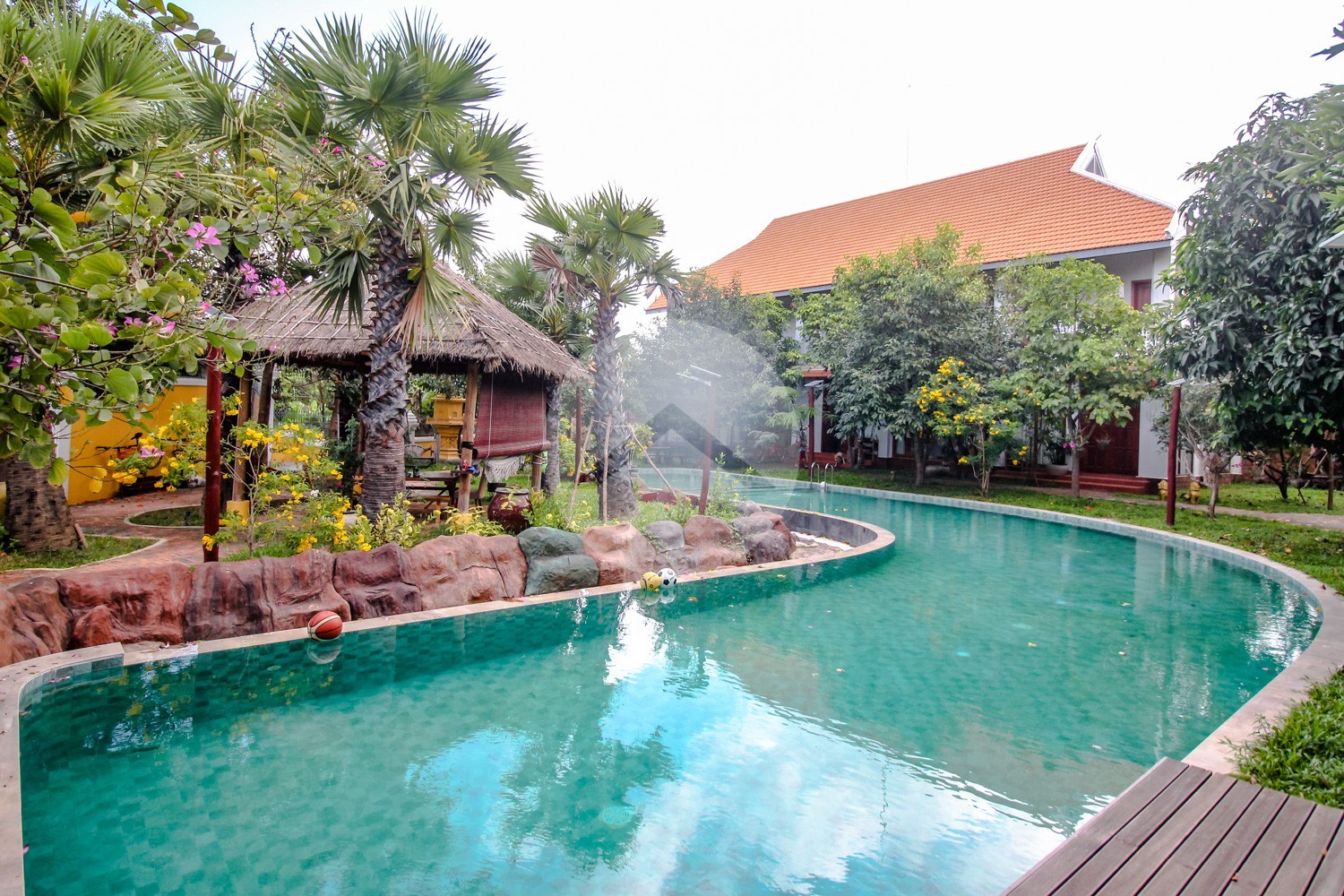 12 Bedroom Resort For Rent - Koh Kra Bei, Chbar Ampov, Phnom Penh