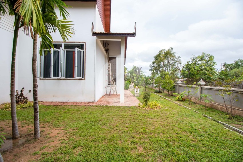 2 Bedroom Modern Villa For Sale - Sala Kamreuk, Siem Reap