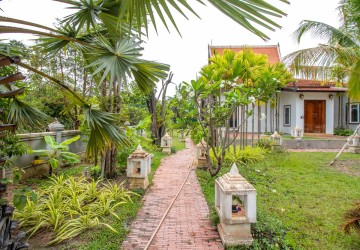 2 Bedroom Modern Villa For Sale - Sala Kamreuk, Siem Reap thumbnail