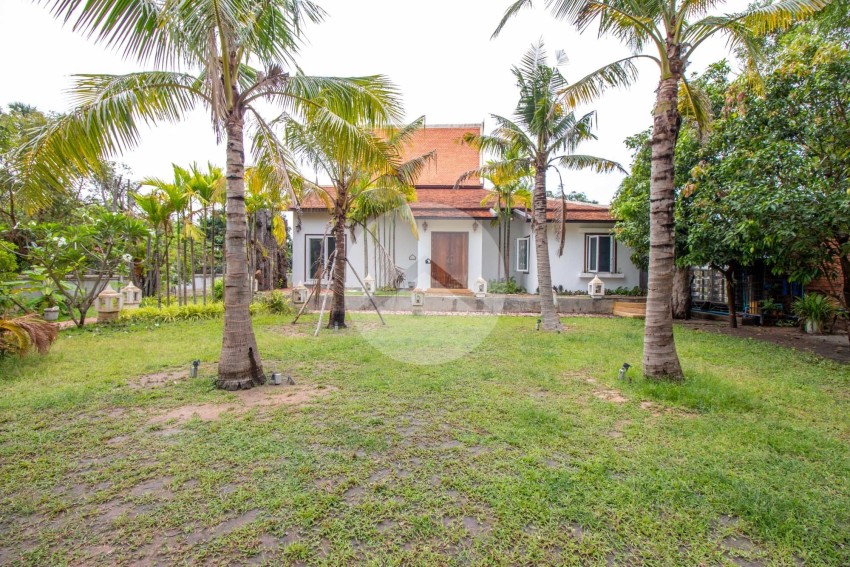 2 Bedroom Modern Villa For Sale - Sala Kamreuk, Siem Reap