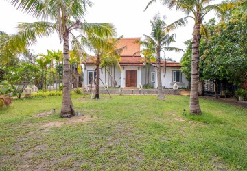 2 Bedroom Modern Villa For Sale - Sala Kamreuk, Siem Reap thumbnail