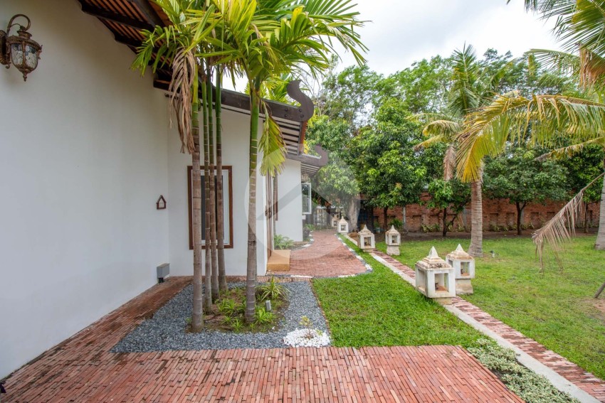 2 Bedroom Modern Villa For Sale - Sala Kamreuk, Siem Reap