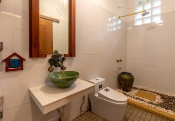 2 Bedroom Modern Villa For Sale - Sala Kamreuk, Siem Reap thumbnail