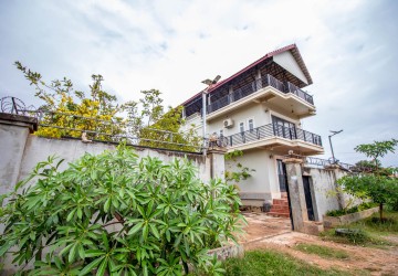 4 Bedroom House For Sale - Svay Dangkum, Siem Reap thumbnail