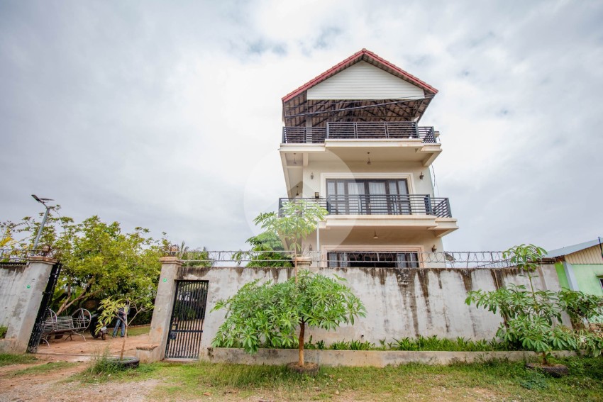 4 Bedroom House For Sale - Svay Dangkum, Siem Reap