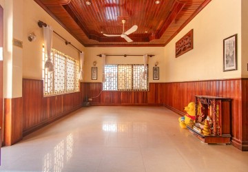 33 Bedroom Guesthouse For Rent  - Wat Bo, Siem Reap thumbnail