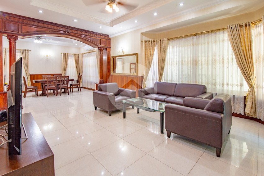 3 Bedroom Villa For Rent - Tonle Bassac, Phnom Penh