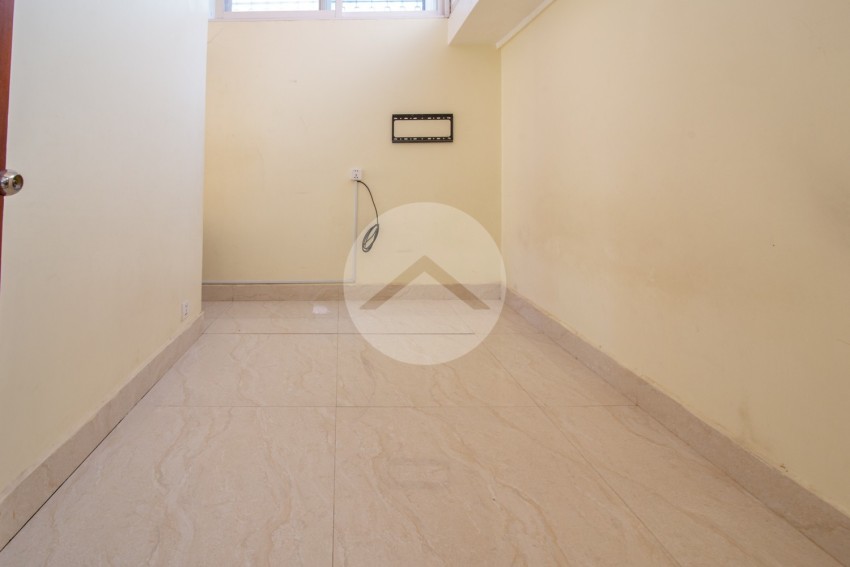 3 Bedroom Villa For Rent - Tonle Bassac, Phnom Penh