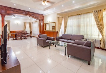 3 Bedroom Villa For Rent - Tonle Bassac, Phnom Penh thumbnail