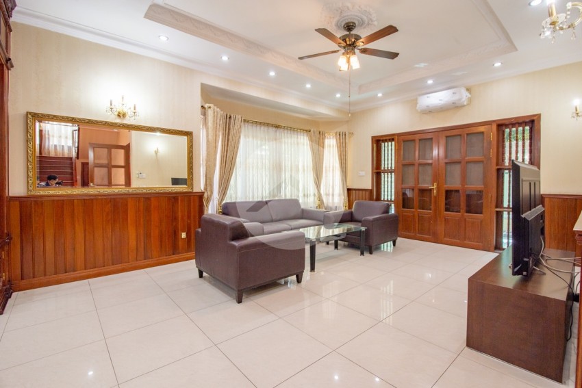 3 Bedroom Villa For Rent - Tonle Bassac, Phnom Penh